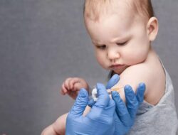 Lengkapi Imunisasi Si Kecil Untuk Mencegah Stunting