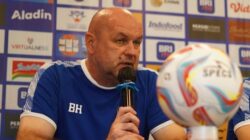 FtEr2z persib siap hajar persis solo dengan dua laga uji coba bojan hodak siapkah strategi ini