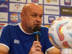 Persib Siap Hajar Persis Solo dengan Dua Laga Uji Coba, Bojan Hodak Siapkah Strategi Ini