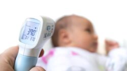 4aN2zu ilustrasi anak sedang demam