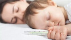 Jwcm3i ilustrasi anak demam