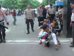 Polisi Menggagalkan Rencana 9 Remaja Warkem Bekasi Siap Tawuran Live di Instagram