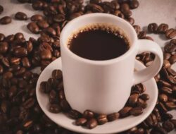 Cara Mudah Nikmati Kopi Tanpa Khawatir Asam Lambung: Tambahkan Bahan Ini!
