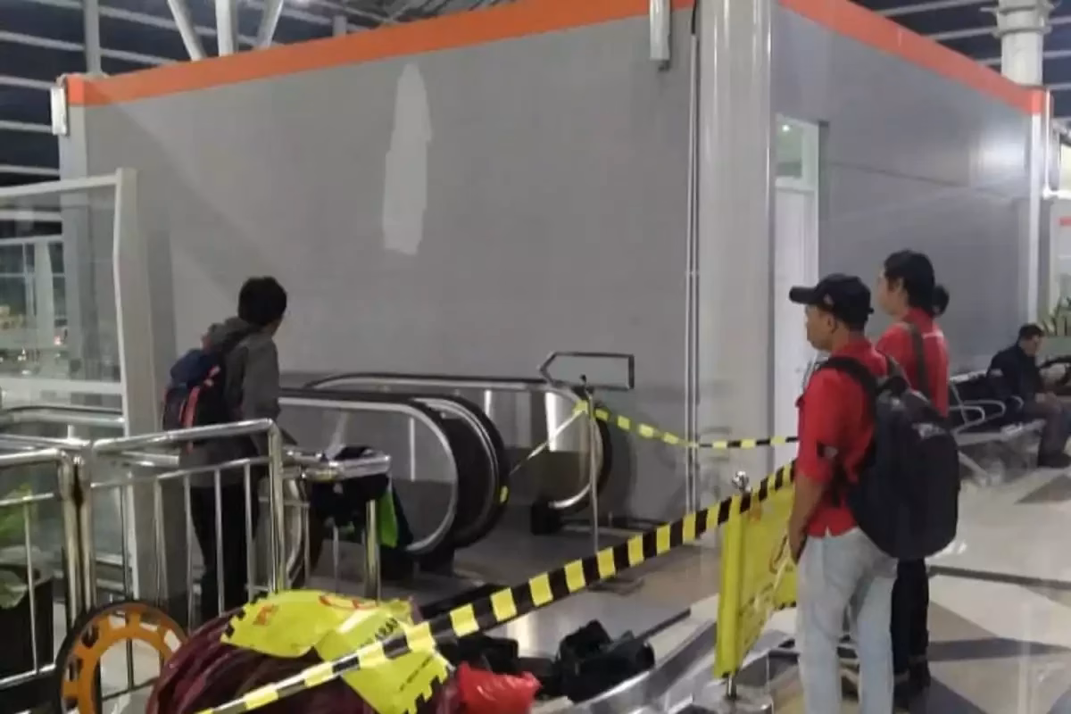 Eskalator Stasiun Bekasi